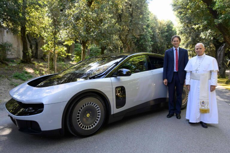 Ferrari: CEO defende Luce, 1° modelo elétrico, de críticas - 28/05/2026 - Economia