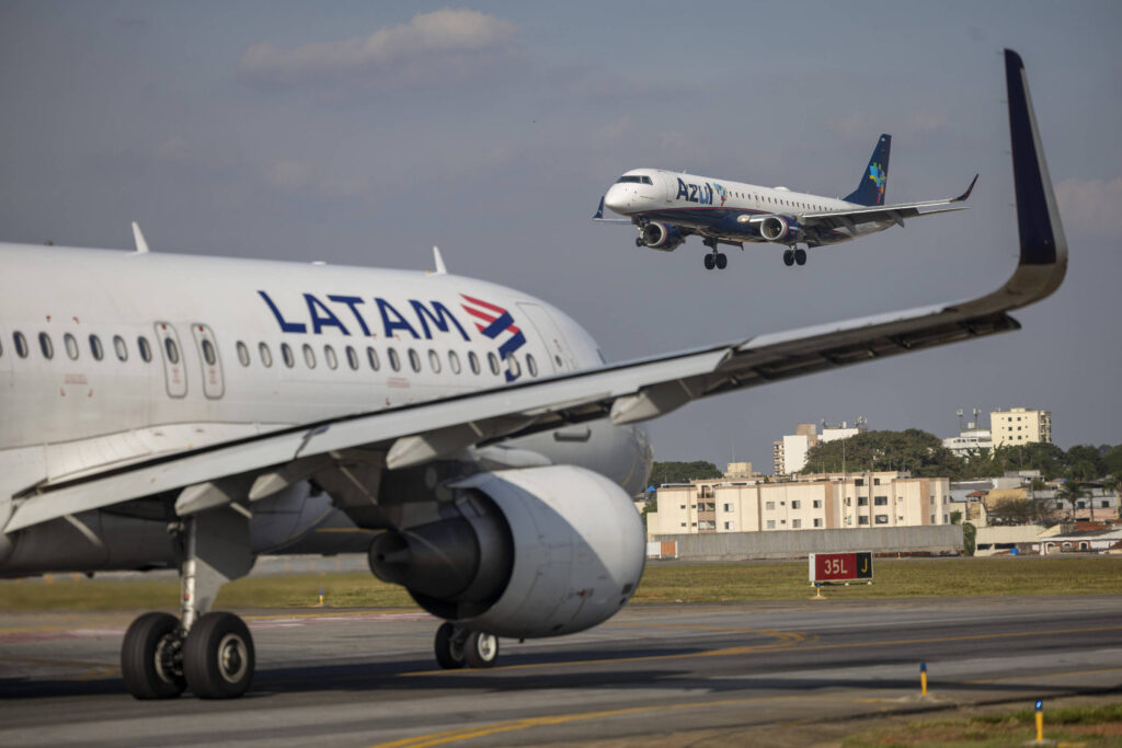 Querosene de aviação dobra e empresas aéreas cancelam voos - 26/05/2026 - Painel S.A.