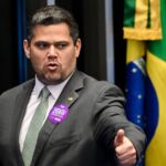 Alcolumbre reclama de pressão do governo por PEC 6x1 - 04/06/2026 - Economia